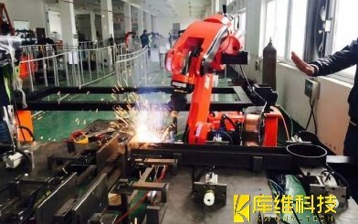 <b>焊接自動化技術(shù)進(jìn)化史：從手工焊到激光-電弧復(fù)合焊接的工業(yè)躍遷</b>